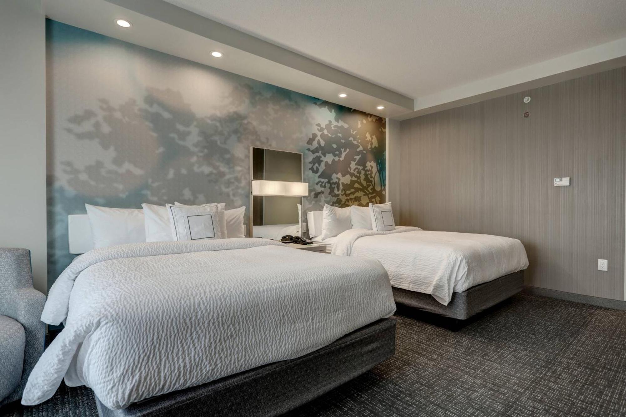 Courtyard By Marriott Deptford Hotel Almonesson Exterior photo