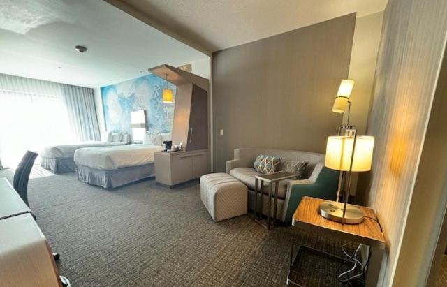 Courtyard By Marriott Deptford Hotel Almonesson Exterior photo